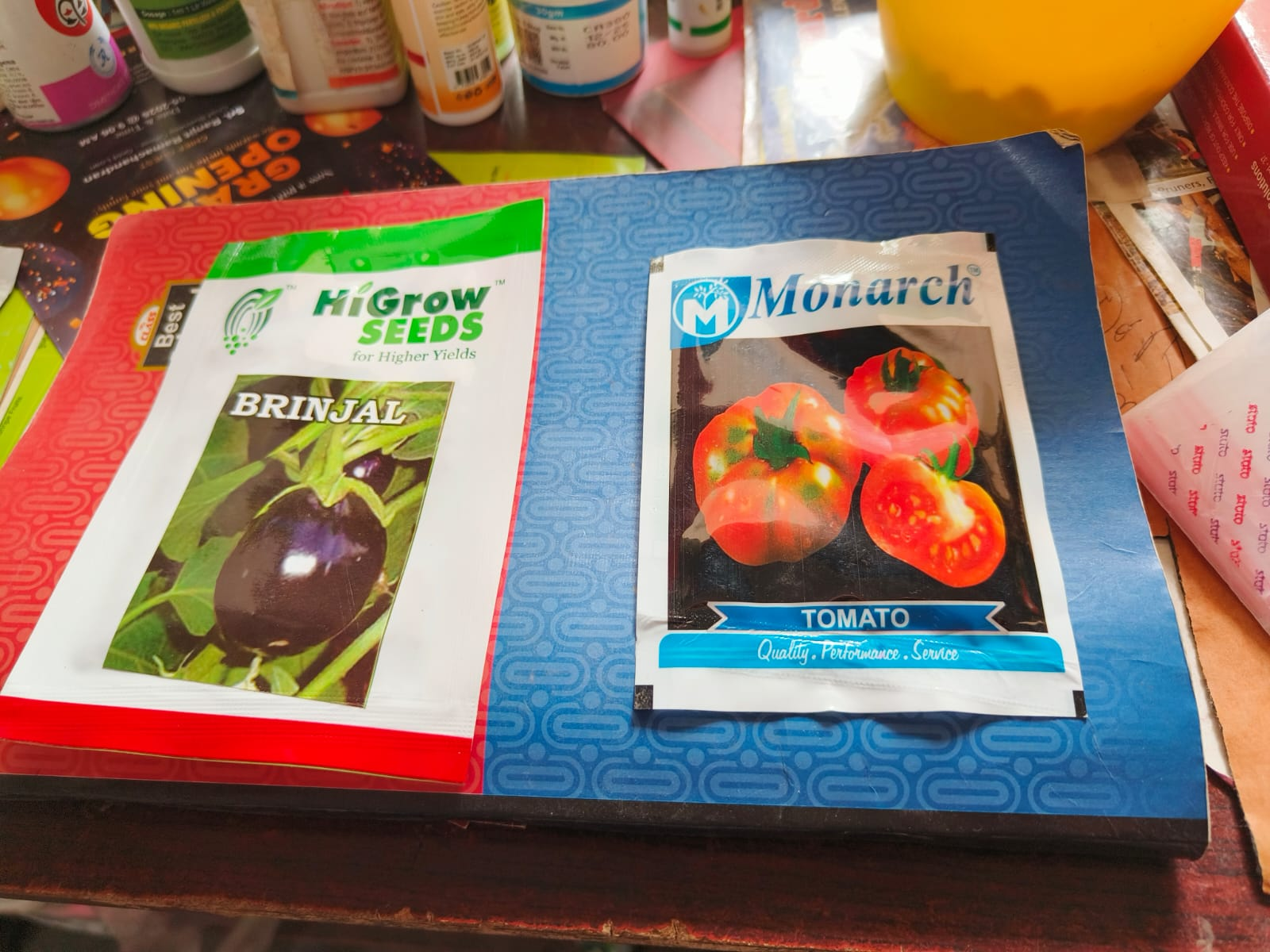 HiGrow Seeds – Brinjal and Monarch Tomato seed packets